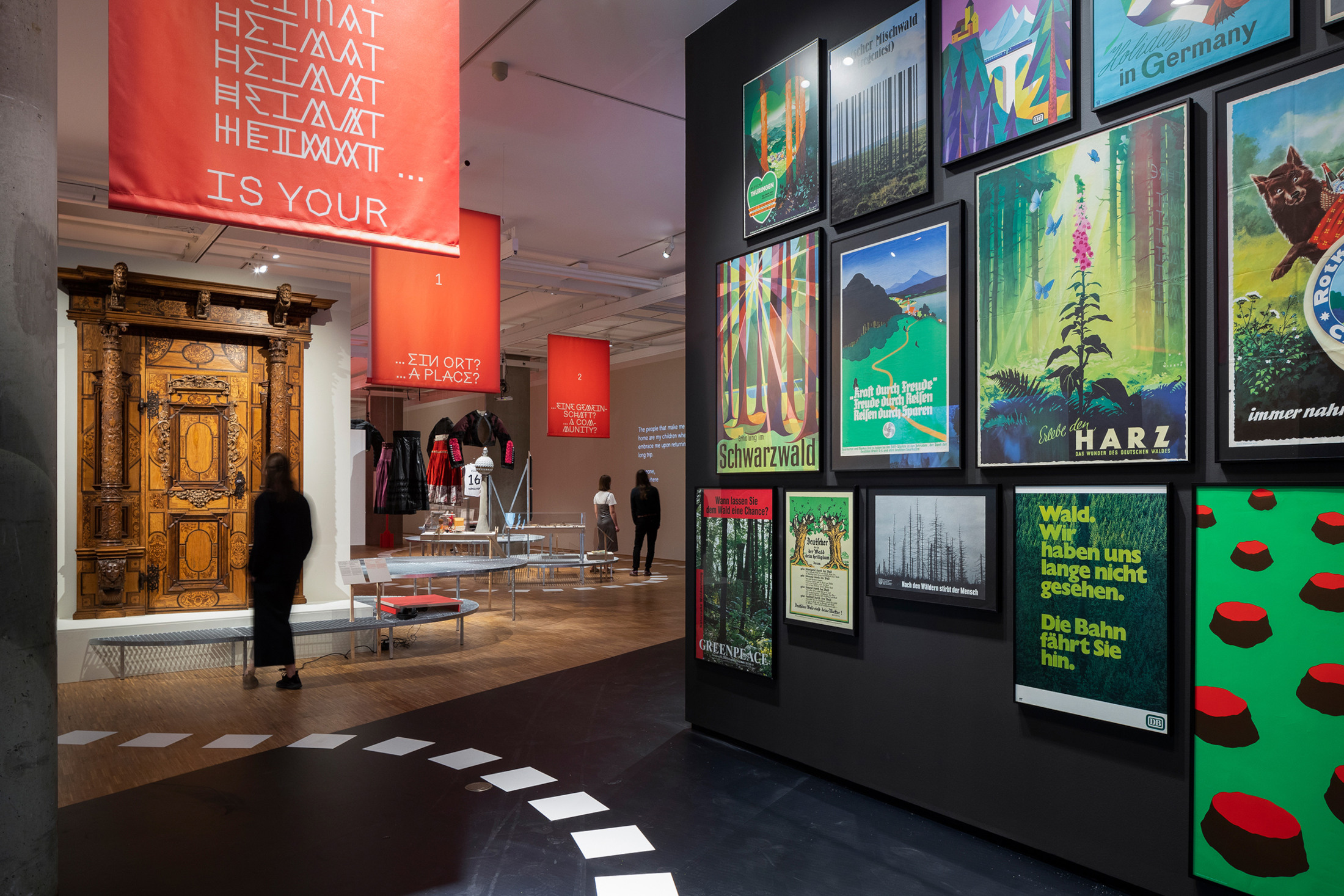 Führung durch die Ausstellung „Heimaten“ im Museum für Kunst und Gewerbe